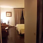 De 3*